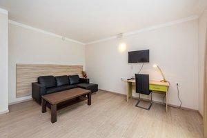 Doppelzimmer Deluxe- mit einem Doppelbett und einer Badewanne